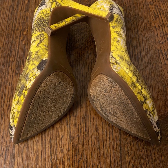 Jessica Simpson Snake Skin Platform Heel - Picture 4 of 5